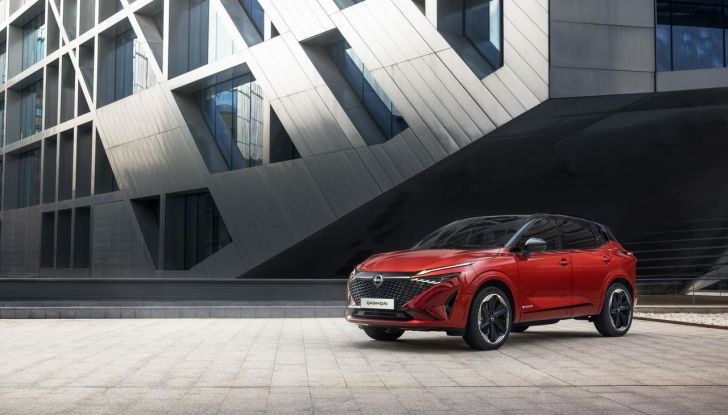 Nissan Qashqai 2024: caratteristiche, abitacolo, motori, design e novità - Foto 2 di 120
