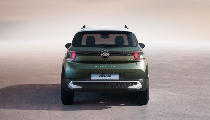 Nuova Citroën C3 Aircross: prime immagini del SUV compatto a sette posti - Foto 6 di 8