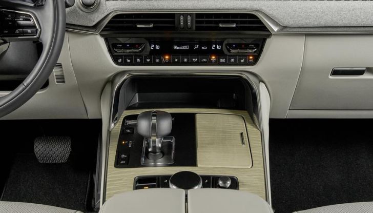 Mazda CX-80 2024: motori, allestimenti e prezzi - Foto 91 di 120