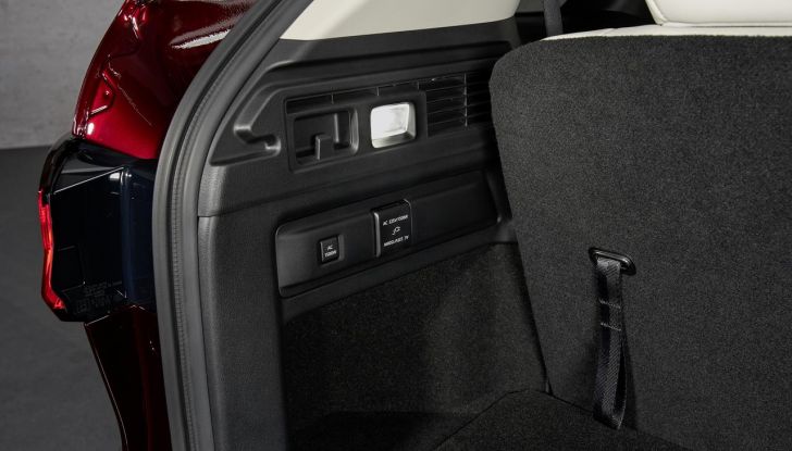 Mazda CX-80 2024: motori, allestimenti e prezzi - Foto 109 di 120