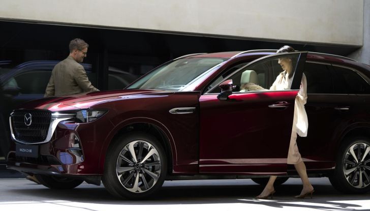Mazda CX-80 2024: motori, allestimenti e prezzi - Foto 55 di 120