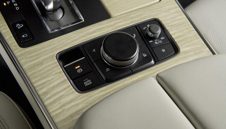 Mazda CX-80 2024: motori, allestimenti e prezzi - Foto 100 di 120