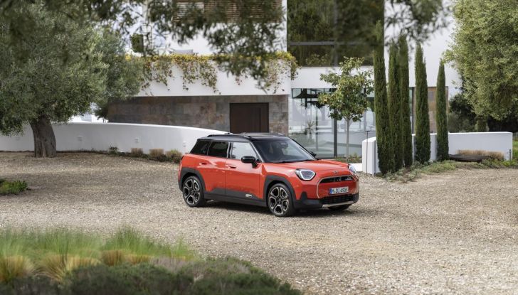 Nuova Mini Aceman: caratteristiche, design, abitacolo, versioni, motori e autonomia - Foto 4 di 134