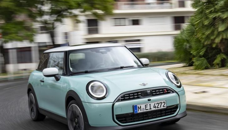 Mini Cooper S: svelato il nuovo allestimento Classic - Foto 7 di 48