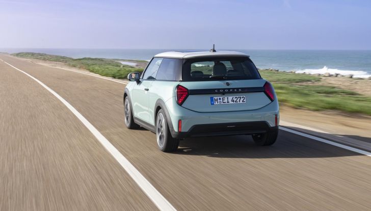 Mini Cooper S: svelato il nuovo allestimento Classic - Foto 18 di 48