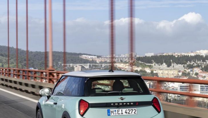 Mini Cooper S: svelato il nuovo allestimento Classic - Foto 11 di 48