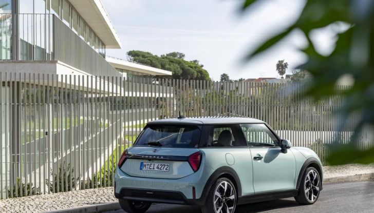 Mini Cooper S: svelato il nuovo allestimento Classic - Foto 23 di 48