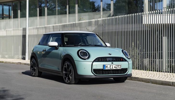 Mini Cooper S: svelato il nuovo allestimento Classic - Foto 20 di 48