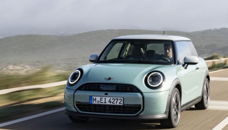 Mini Cooper S: svelato il nuovo allestimento Classic - Foto 15 di 48