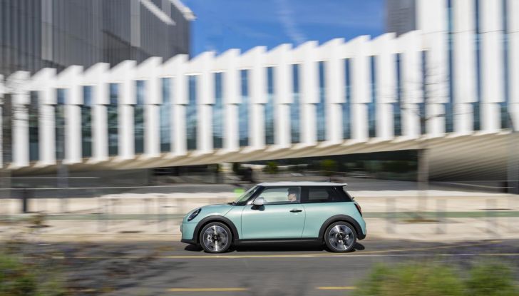 Mini Cooper S: svelato il nuovo allestimento Classic - Foto 10 di 48