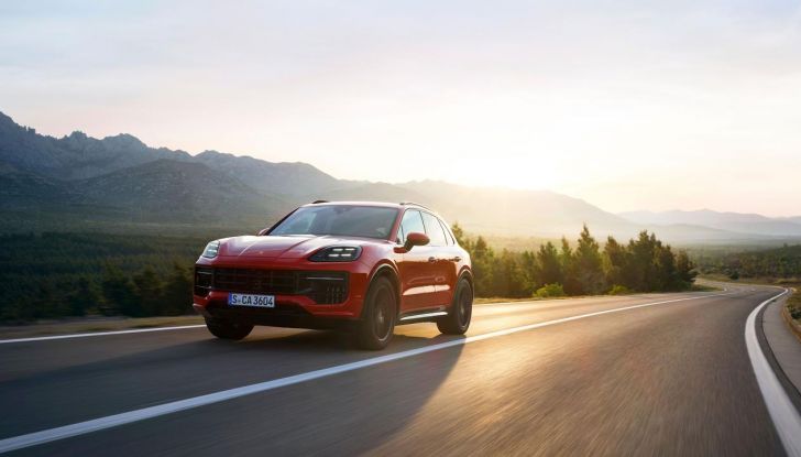 Porsche Cayenne GTS: caratteristiche, design, abitacolo, motore, prestazioni e prezzi - Foto 9 di 24