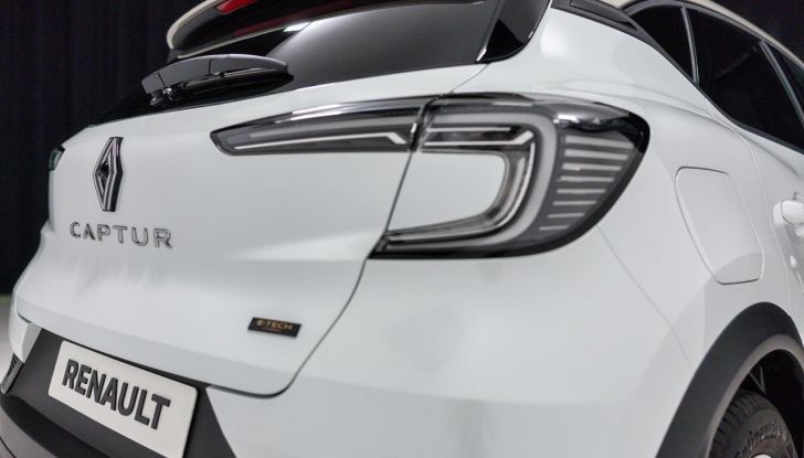 Renault Captur 2025: caratteristiche, design, abitacolo, motori e allestimenti - Foto 135 di 136