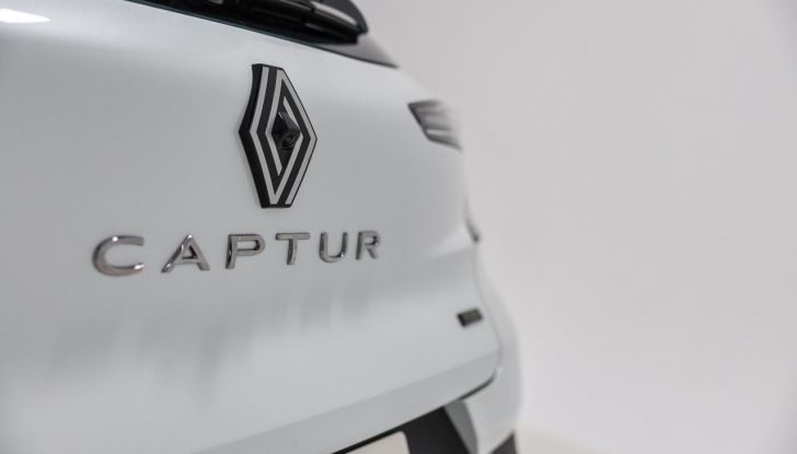 Renault Captur 2025: caratteristiche, design, abitacolo, motori e allestimenti - Foto 134 di 136