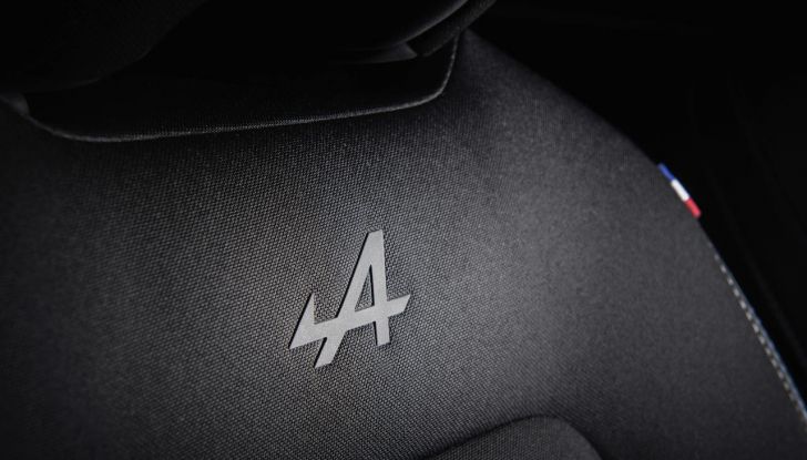 Renault Captur 2025: caratteristiche, design, abitacolo, motori e allestimenti - Foto 61 di 136