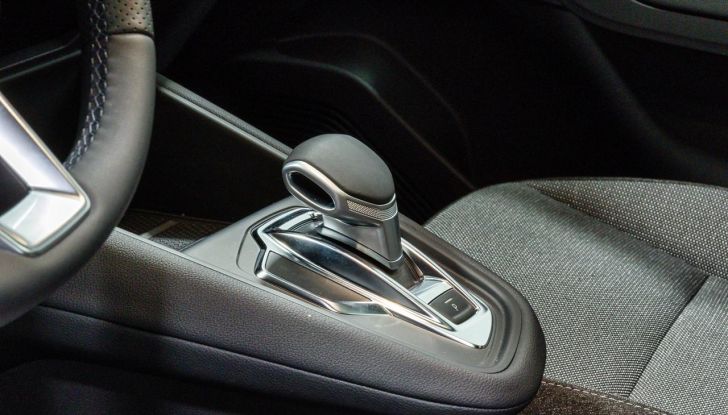 Renault Captur 2025: caratteristiche, design, abitacolo, motori e allestimenti - Foto 131 di 136