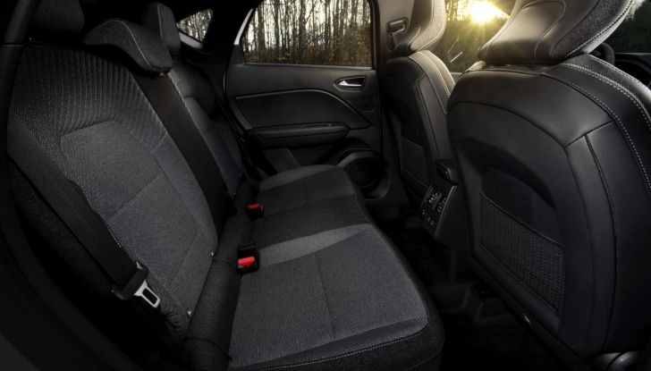 Renault Captur 2025: caratteristiche, design, abitacolo, motori e allestimenti - Foto 10 di 136