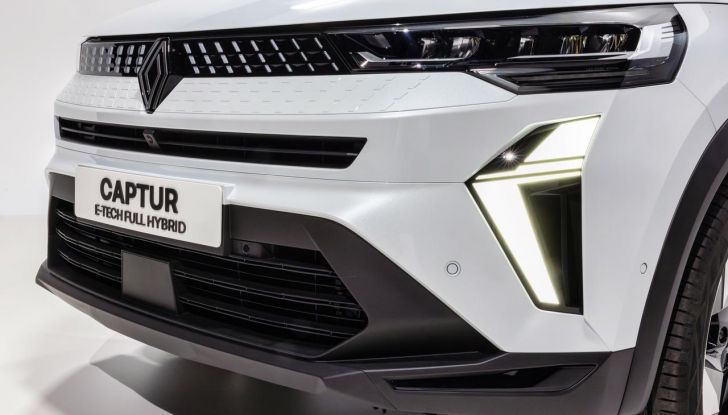 Renault Captur 2025: caratteristiche, design, abitacolo, motori e allestimenti - Foto 108 di 136