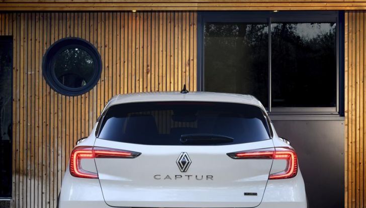 Renault Captur 2025: caratteristiche, design, abitacolo, motori e allestimenti - Foto 27 di 136