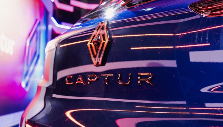 Renault Captur 2025: caratteristiche, design, abitacolo, motori e allestimenti - Foto 101 di 136