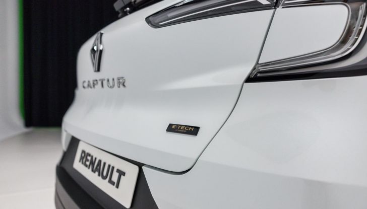 Renault Captur 2025: caratteristiche, design, abitacolo, motori e allestimenti - Foto 124 di 136