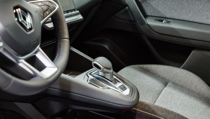 Renault Captur 2025: caratteristiche, design, abitacolo, motori e allestimenti - Foto 132 di 136