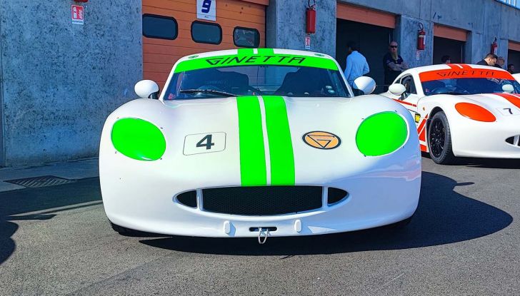 Ginetta G40 GT5: il nostro test in pista della vettura da corsa britannica - Foto 2 di 15