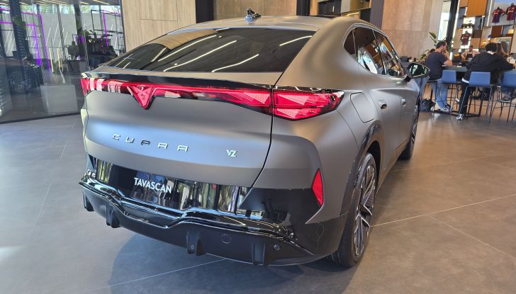 Nuova CUPRA Tavascan e Born VZ: la prova su strada dei due nuovi modelli della casa catalana - Foto 2 di 27