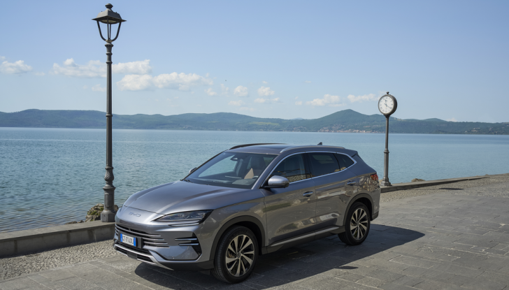 BYD Seal U DM-i prova su strada, prestazioni e prezzi - Foto 10 di 15