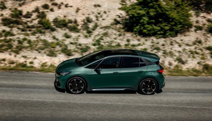 Cupra Born VZ: al via agli ordini in Italia da 52.550 euro - Foto 11 di 12