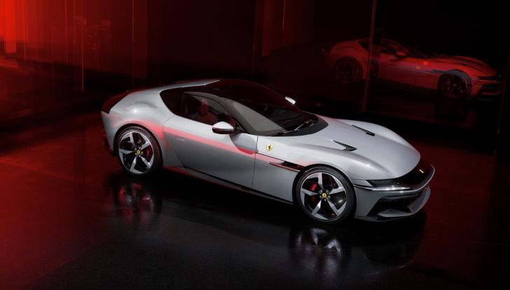Ferrari 12Cilindri: caratteristiche, design, abitacolo, motore e prestazioni - Foto 15 di 61