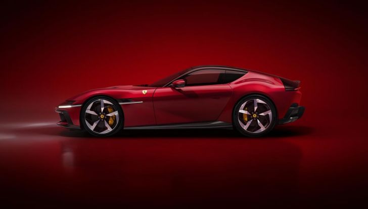 Ferrari 12Cilindri: caratteristiche, design, abitacolo, motore e prestazioni - Foto 23 di 61