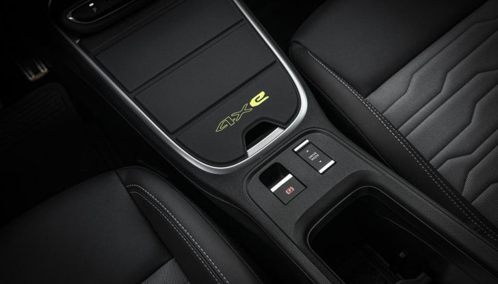 Jeep Avenger 4xe: caratteristiche, design, abitacolo, motore e prestazioni - Foto 24 di 43