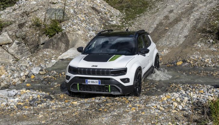 Jeep Avenger 4xe: caratteristiche, design, abitacolo, motore e prestazioni - Foto 3 di 43