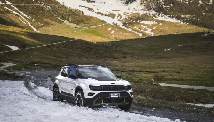 Jeep Avenger 4xe: caratteristiche, design, abitacolo, motore e prestazioni - Foto 40 di 43