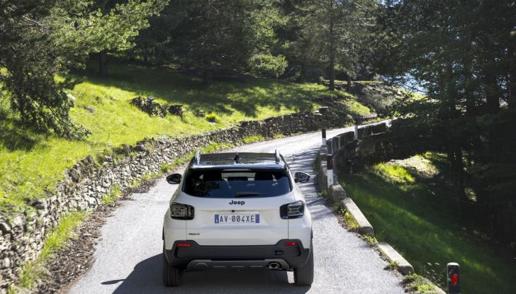 Jeep Avenger 4xe: caratteristiche, design, abitacolo, motore e prestazioni - Foto 8 di 43