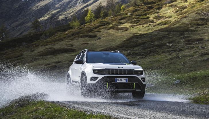 Jeep Avenger 4xe: caratteristiche, design, abitacolo, motore e prestazioni - Foto 18 di 43