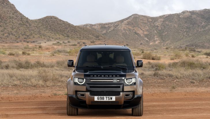 Land Rover Defender 2025: caratteristiche, design, abitacolo, motori e pacchetti - Foto 66 di 119