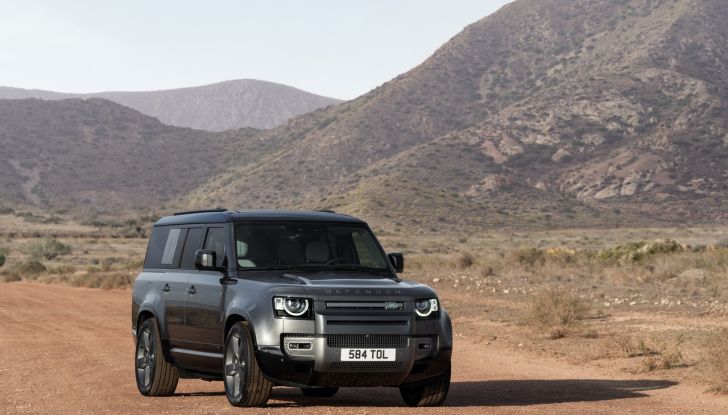 Land Rover Defender 130 V8 2025