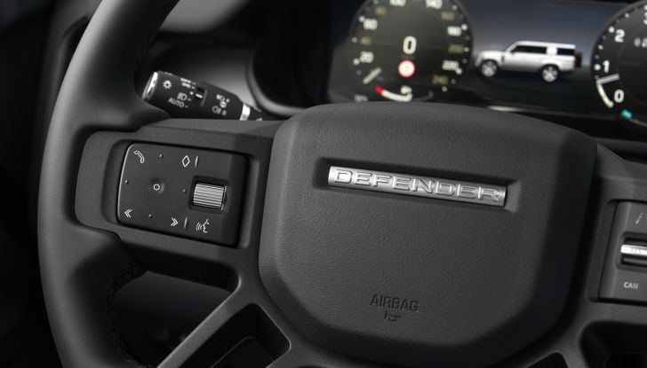 Land Rover Defender 2025: caratteristiche, design, abitacolo, motori e pacchetti - Foto 105 di 119