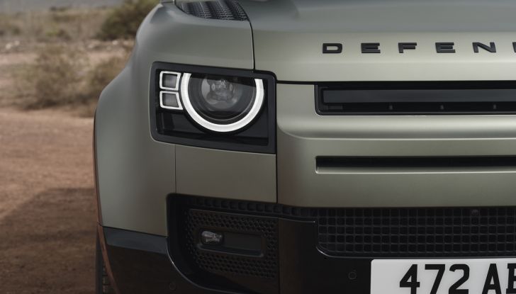 Land Rover Defender 2025: caratteristiche, design, abitacolo, motori e pacchetti - Foto 16 di 119
