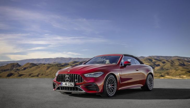 Mercedes-AMG CLE 53 Cabriolet: caratteristiche, design, abitacolo, motore e prestazioni - Foto 1 di 27