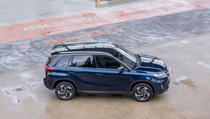 Nuova Suzuki Vitara Hybrid: caratteristiche, design, abitacolo, motori, allestimenti e prezzi - Foto 32 di 64