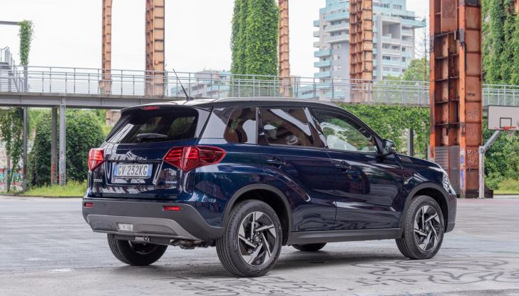 Nuova Suzuki Vitara Hybrid: caratteristiche, design, abitacolo, motori, allestimenti e prezzi - Foto 20 di 64