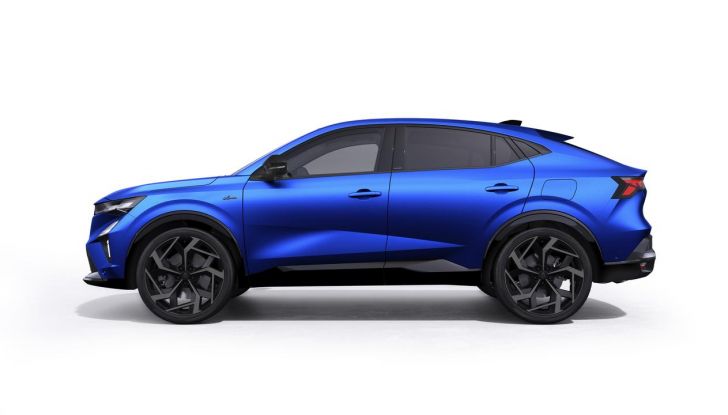 Renault Rafale E-Tech: la versione 4×4 da 300 CV arriva nelle concessionarie - Foto 11 di 18