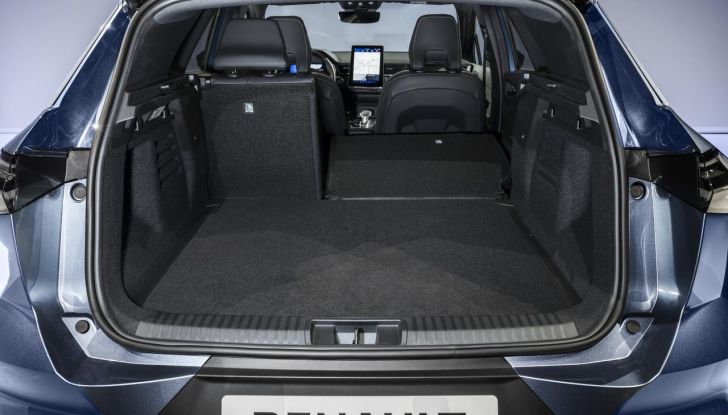 Renault Symbioz: prime informazioni sul nuovo C-SUV - Foto 15 di 103