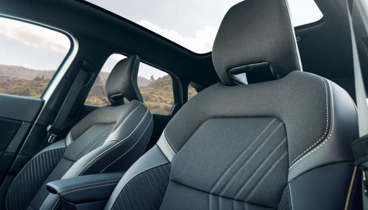 Renault Symbioz: prime informazioni sul nuovo C-SUV - Foto 39 di 103