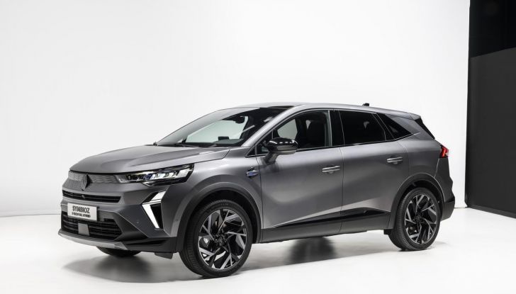 Renault Symbioz: prime informazioni sul nuovo C-SUV - Foto 100 di 103
