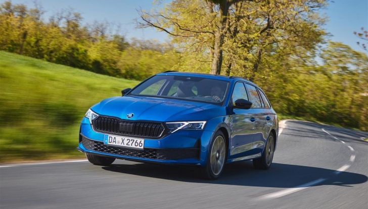 Skoda Octavia Wagon 2024 bagagliaio, motori, dimensioni e prezzi - Foto 7 di 12