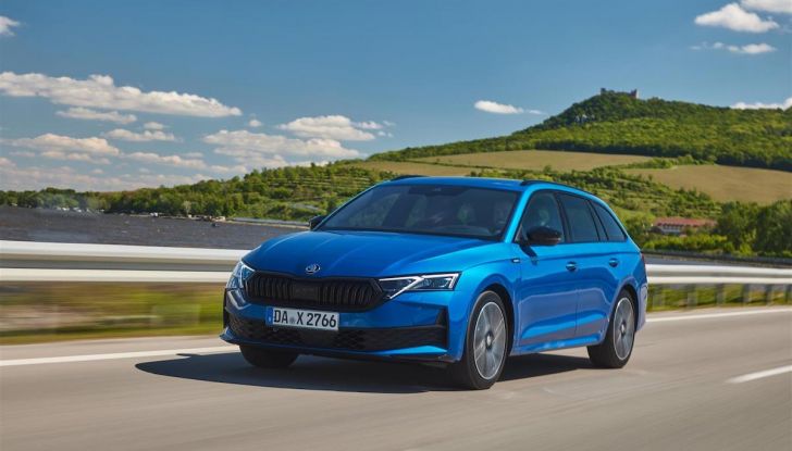 Skoda Octavia Wagon 2024 bagagliaio, motori, dimensioni e prezzi - Foto 8 di 12