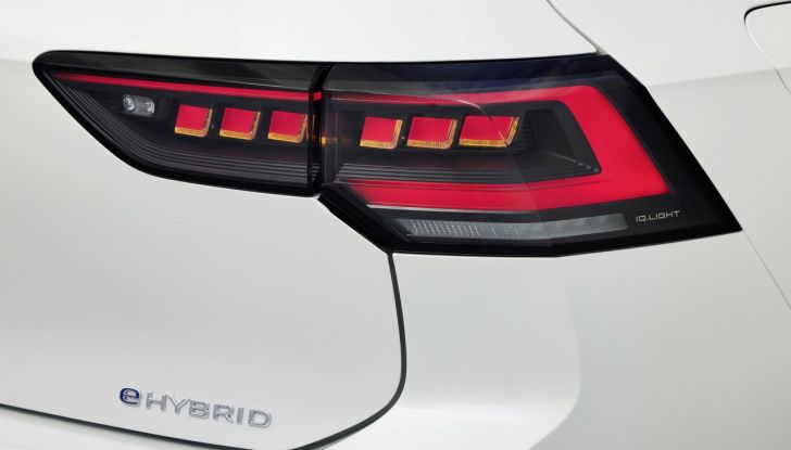 Volkswagen Golf 2025: ordinabili le versioni GTE ed eHybrid da 44.240 euro - Foto 4 di 6